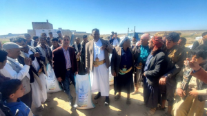 مديرية ذمار1 توزيع بذور الحبوب والبقوليات لمزارعي مديرية ذمار