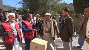 082dc052aca9b8f07c7c780d7c93e16a مساعدات إيوائية وحقائب نظافة للمتضررين من السيول في المحويت