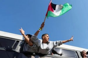 “حماس”: عرقلة الاحتلال للاتفاق ستفاقم معاناة أسراه