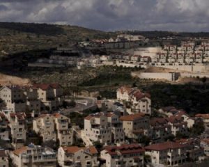 مقاومة الجدار والاستيطان :العدو صادر مليون و300 ألف دونم في الضفة