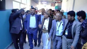 وزير الصحة ومحافظ عمران يؤكدان دعم تطوير الخدمات الطبية في مستشفى الشهيد الصماد