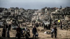 نائبة بريطانية تدعو العالم للوقوف ضد خطة المجرم ترامب