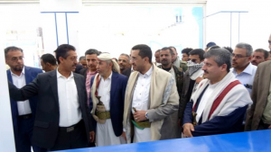 وزير الاتصالات يفتتح صالة المبيعات وخدمة كبار العملاء بمدينة إب