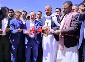 نائب وزير الاقتصاد ورئيس الغرفة التجارية يفتتحان معرض “بروج العائلي 2025” بصنعاء