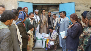 فرع الزكاة بإب يدشن توزيع زكاة الزروع والثمار العينية لموسم الحصاد