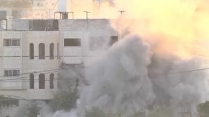 تفجير منزل شهيد قوات العدو تفجر منزل عائلة شهيد وتعتقل 30 فلسطينيا في الضفة