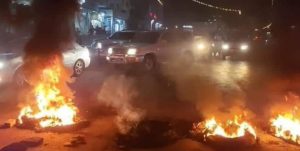 MM احتجاجات غاضبة في عدن تطالب برحيل مجلس العمالة والارتزاق وحكومة المرتزقة