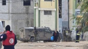 العدو يجبر 200 عائلة فلسطينية في مخيم الفارعة على النزوح