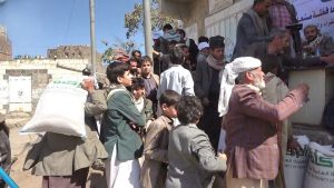 توزيع زكاة الحبوب العينية على المستحقين في الحيمة الداخلية بصنعاء