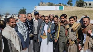 قيادات من مكتب الرئاسة ووزارتي النقل والأشغال تزور مقام الشهيد القائد في صعدة