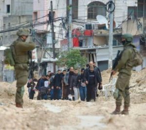 العدو الصهيوني يطالب سكان مخيم نور شمس بإخلائه فورا