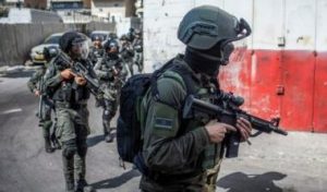 قوات العدو الصهيوني تقتحم مخيم شعفاط بالقدس المحتلة