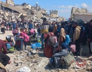 شهداء وجرحى بين النازحين- والعدو الإسرائيلي يحاصر الاف الفلسطينيين غرب رفح بعد أوامر إخلاء
