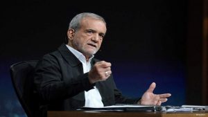 الرئيس الإيراني: نخوض حرباً شاملة مع أمريكا وملتزمون بعدم مفاوضتها