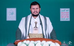 السيد القائد يزف نبأ هزيمة أمريكا في اليمن بعد إعلان لجوءها لهذا الخيار..!؟