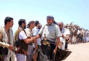 محافظ الحديدة يزور المرابطين في جبهات الساحل الغربي