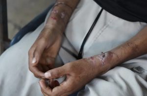 GettyImages-2163674613-1743334097 الإندبندنت: “إسرائيل” تمارس أبشع أساليب التعذيب بحق الأسرى الفلسطينيين