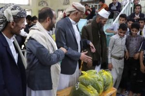 IMG_20250320_002502_044 تدشين مشروع كسوة العيد لـ 622 يتيماً ويتيمة في إب