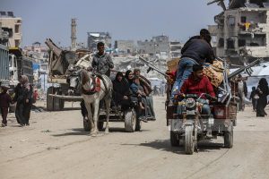 العدو الإسرائيلي يصدر “أوامر إخلاء” للمواطنين الفلسطينيين في عدة مناطق بمدينة رفح