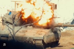 “القسام” تفجر دبابة صهيونية وتقصف تحشدات العدو شرقي خانيونس