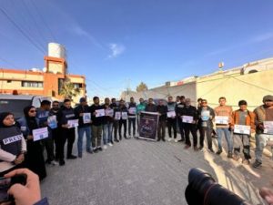 خان يونس: وقفة احتجاجية على جرائم العدو الصهيوني المتواصلة باستهداف الصحفيين