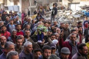 مئات الفلسطينيين يتظاهرون في غزة ويطالبون بإيقاف حرب الإبادة الجماعية