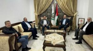 حماس والشعبية تؤكدان على ضرورة توحيد الجهود الفلسطينية والعربية لمواجهة العدوان “الإسرائيلي