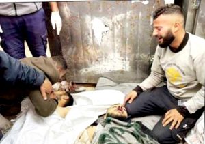 3-4-2025_5 30 شهيدا غالبيتهم من الأطفال باستهداف الاحتلال عيادة «أونروا»