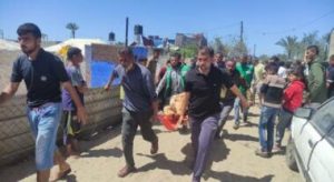 استشهاد صحفية فلسطينية وعائلتها في غزة