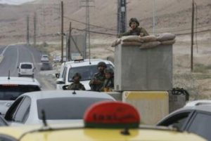 92bf3e2ee8df0464b6bbb19c79e81200 بعد إغلاق لساعات.. العدو الإسرائيلي يعيد فتح حواجز أريحا