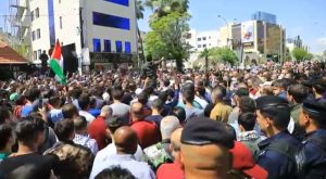 الاردن مسيرة في العاصمة الأردنية تحت شعار “كفى قتلاً” دعماً لأهالي قطاع غزة