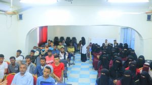 تدريب 180 من عمال نظافة مستشفى الثورة في الحديدة على إدارة النفايات الطبية