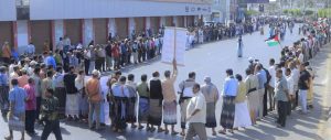الحديدة تشيع شهداء مجزرة ميناء رأس عيسى وقبائل المحافظة تعلن النفير لمواجهة العدو الأمريكي