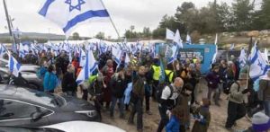 اتساع نطاق الاحتجاجات داخل الكيان ورئيس أركان العدو يحذر حكومة نتنياهو من وجود نقص كبير في الجيش