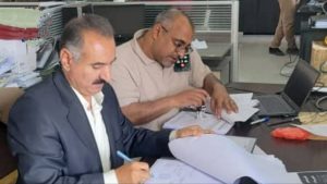 توقيع وثائق مناقصة مشروع محطة إنتاج المياه بالطاقة الشمسية لمدينة البيضاء