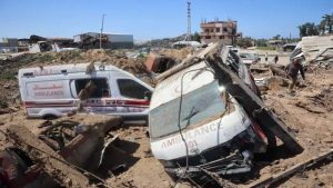 جرائم الاحتلال في غزة صحيفة بريطانية: 15 مسعفًا وعاملَ إنقاذ فلسطيني قتلهم الاحتلال قبل 10 أيام ودفنهم في مقبرة جماعية جنوب غزة