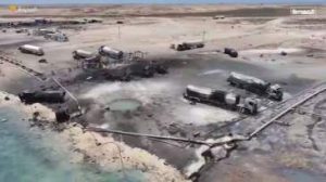 الرجل الثاني في حكومة التغيير بصنعاء يظهر في ميناء رأس عيسى النفطي