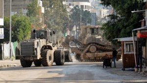 كيان العدوّ يواصل تهجير الفلسطينيين من منازلهم وجرفها في طولكرم