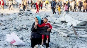 الاحتلال يوسع عملياته العسكرية في غزة ويطلب إخلاء مناطق في الجنوب لضمها لـ”المنطقة الأمنية”