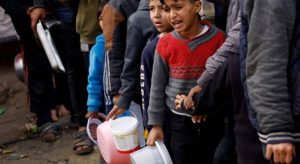 غزة “أونروا”: “إسرائيل” تستخدم الغذاء والمساعدات سلاحًا في غزة