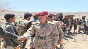 وفد من قيادة الكلية الحربية يعايد المرابطين بجبهات البيضاء