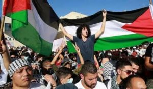 العدو يقمع مسيرة تضامن طلابية في القدس مع غزة