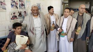 وزير الشؤون الاجتماعية يتفقد أحوال الجرحى بمستشفى السبعين