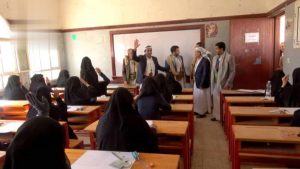 IMG-20250405-WA0026 جمعان يتفقد الاختبارات الثانوية العامة بعمران