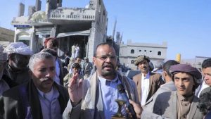 IMG-20250406-WA0010 عوض يتفقد أضرار غارات العدوان الأمريكي في مديرية سحار بصعدة