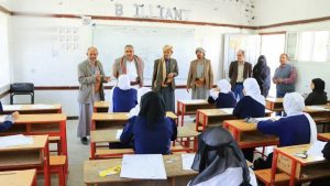 IMG-20250420-WA0006 تفقد الاختبارات الأساسية في مديريتي صنعاء الجديدة وسنحان