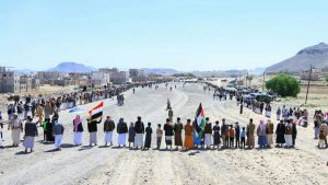 IMG-20250428-WA0005 وقفة قبلية في سنحان لإعلان الجهوزية لمواجهة العدوان الأمريكي