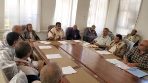 IMG_20250427_173945_680 مناقشة السبل الكفيلة بتعزيز الأداء المحلي والانضباط الوظيفي بمحافظة البيضاء