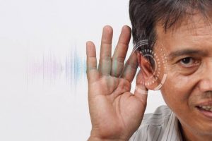 ما هي أسباب ضعف السمع؟ وما هي العلامات المبكرة لإكتشافه؟