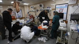 “أطباء بلا حدود” تحذر من توقف جميع الأنشطة الطبية بغزة